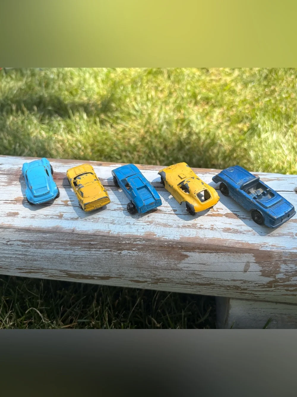 Vintage TootsieToy 1950s-1970s diecast metal car set